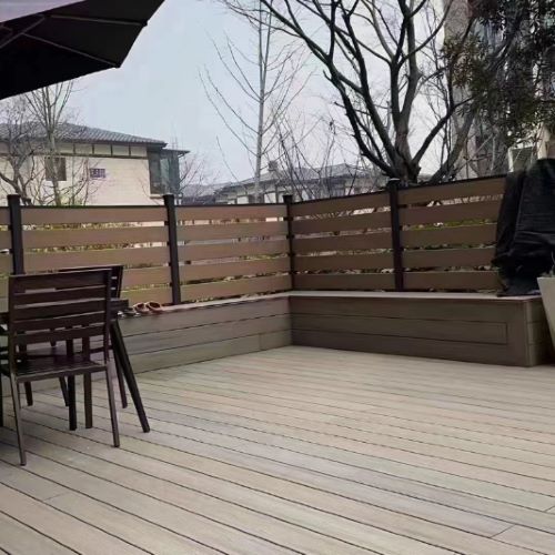 家庭木塑地板围栏坐凳整体制作案例